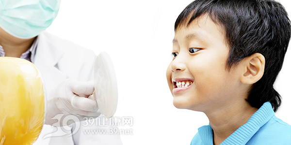 孩子-男-牙齿-牙医-牙科-镜子_15193399_xxl.jpg