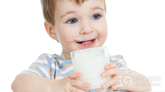 孩子-男-牛奶-喝牛奶_18202130_xxl.jpg