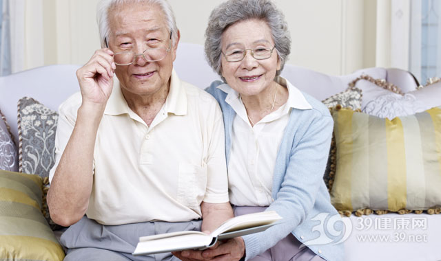 中老年-男-女-眼镜-阅读-看书-夫妻_20276133_xxl.jpg